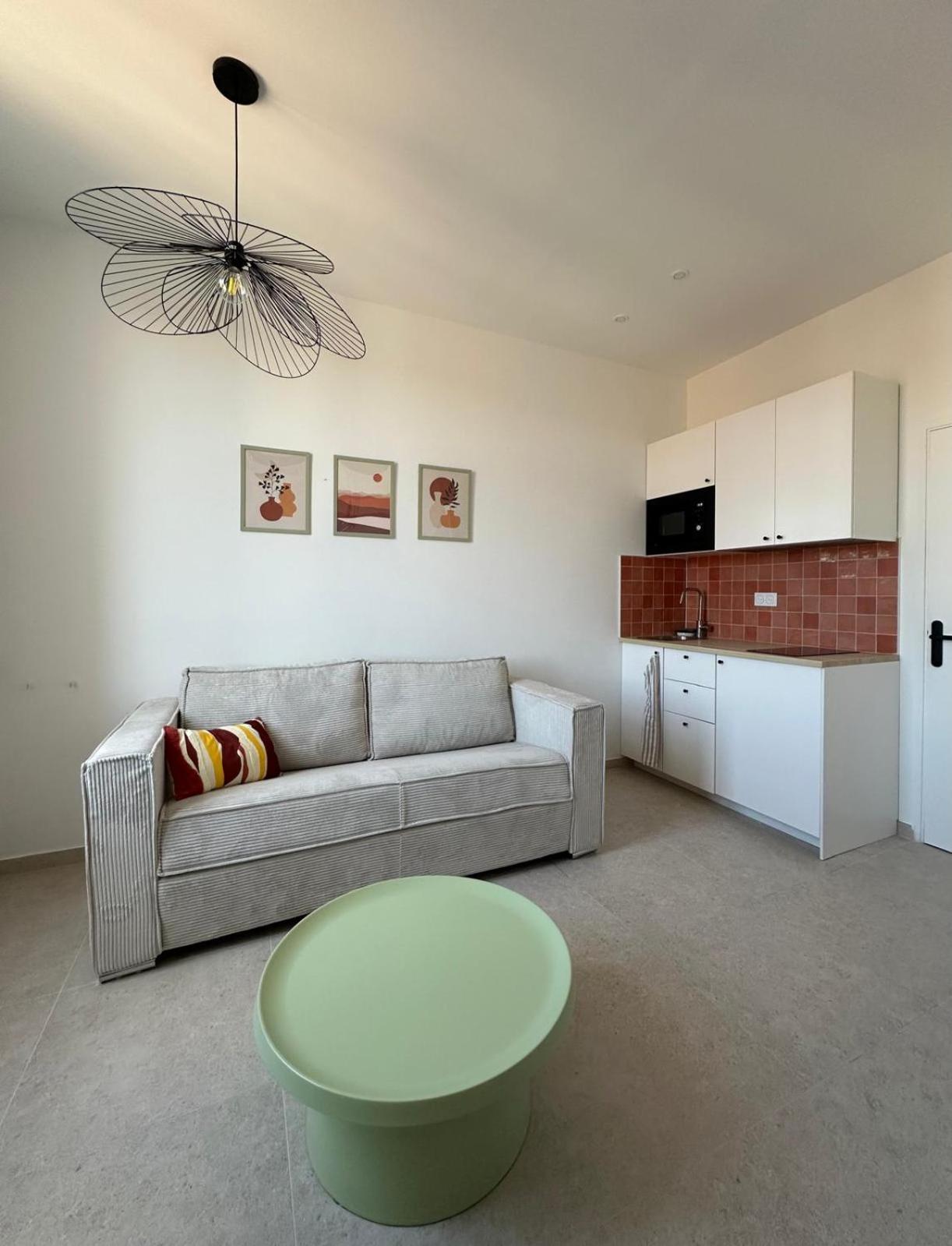 Cocon - Entierement Renove - 4 Couchages - 600m De La Gare De Appartement Cannes