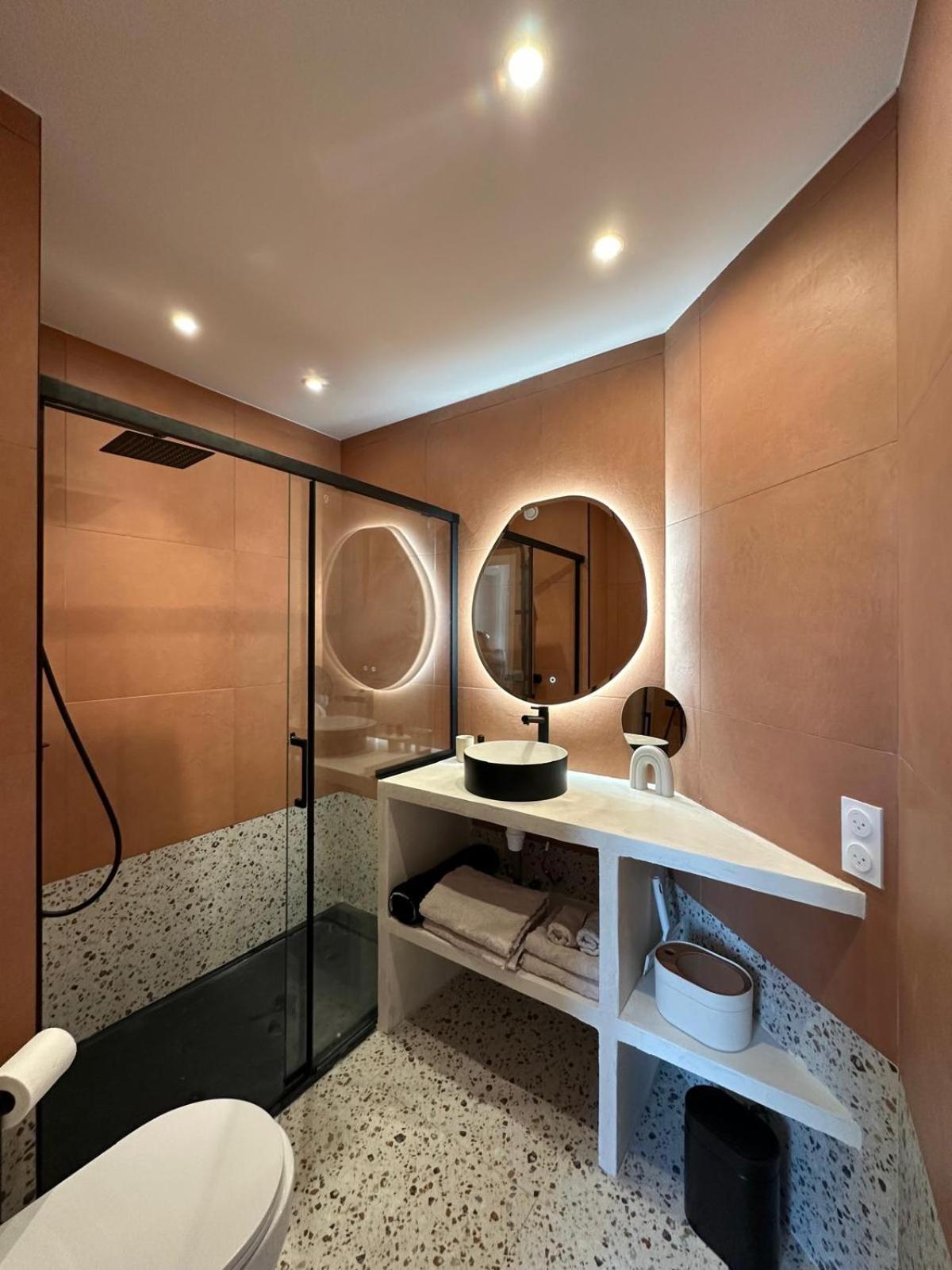 Cocon - Entierement Renove - 4 Couchages - 600m De La Gare De Appartement Cannes